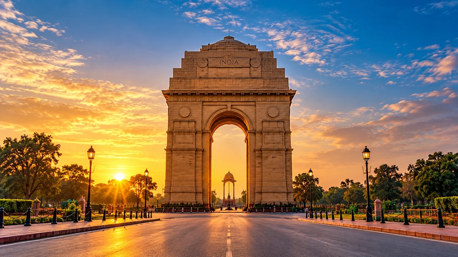 India Gate, New Delhi at sunrise